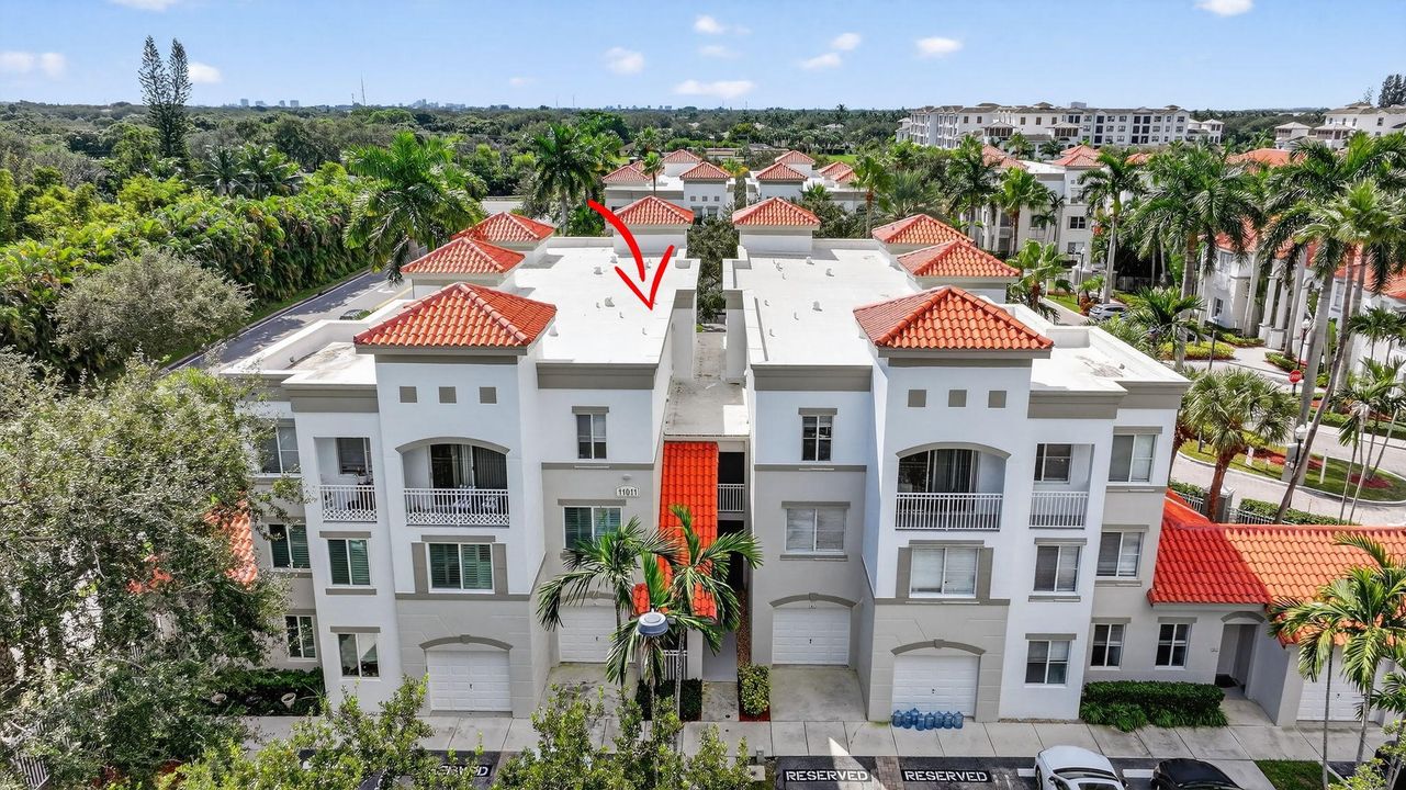 For Sale: $379,900 (2 beds, 2 baths, 1345 Square Feet)