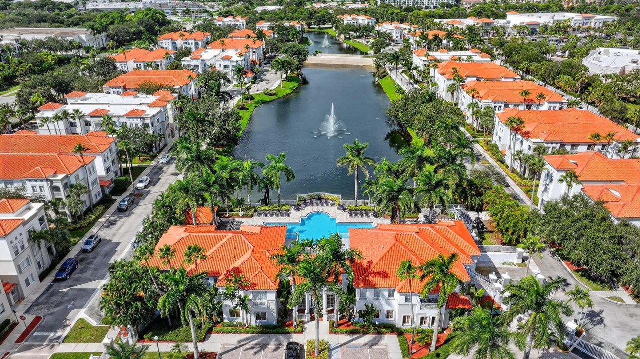 For Sale: $379,900 (2 beds, 2 baths, 1345 Square Feet)