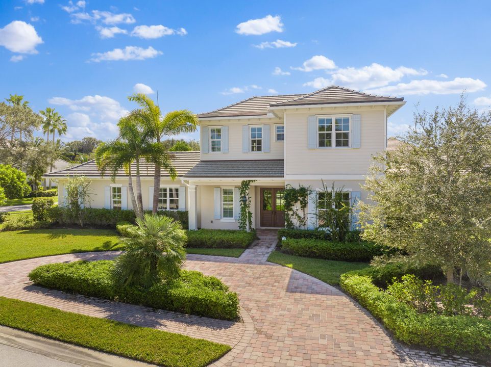 For Sale: $2,450,000 (4 beds, 4 baths, 3532 Square Feet)