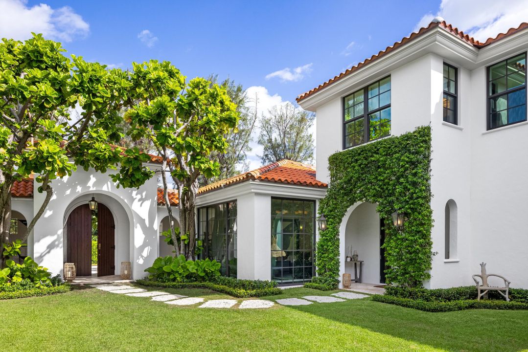 For Sale: $24,900,000 (6 beds, 7 baths, 5467 Square Feet)