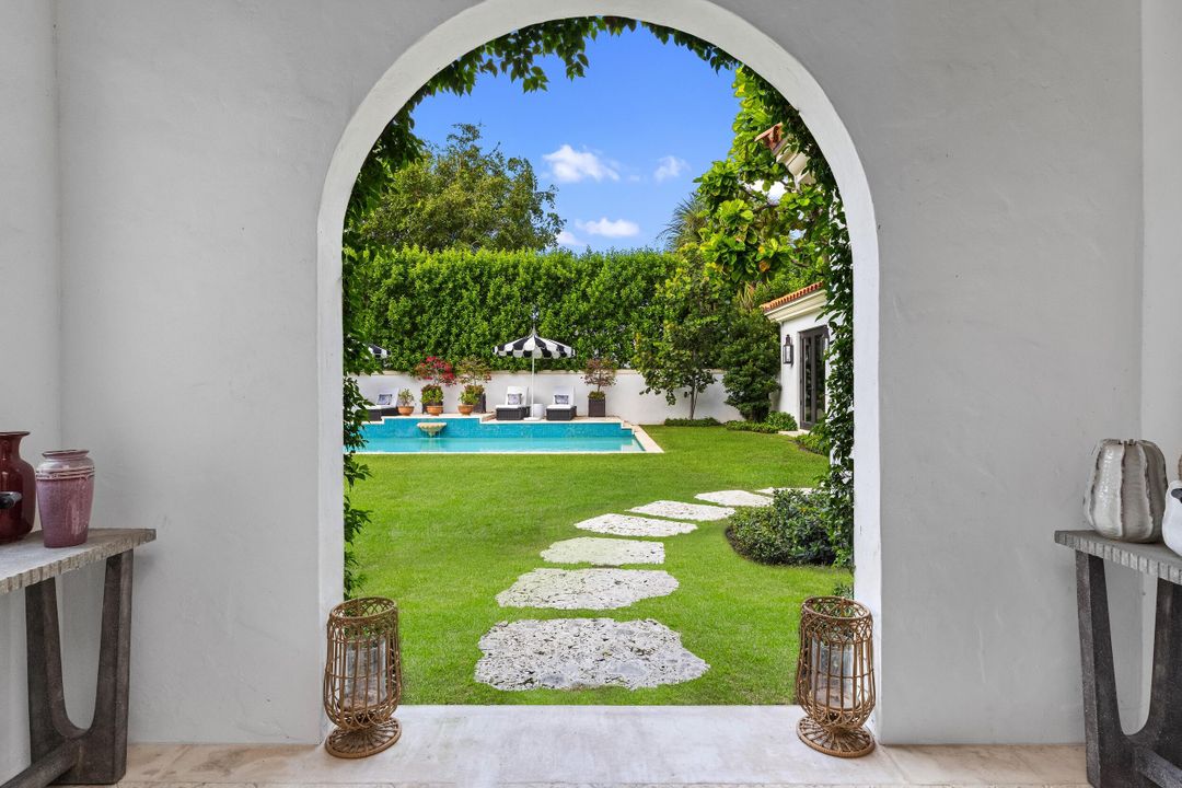 For Sale: $24,900,000 (6 beds, 7 baths, 5467 Square Feet)