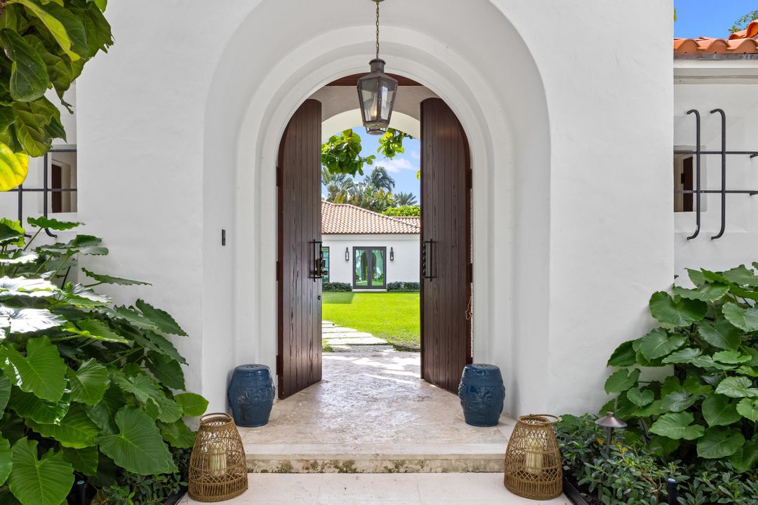 For Sale: $24,900,000 (6 beds, 7 baths, 5467 Square Feet)