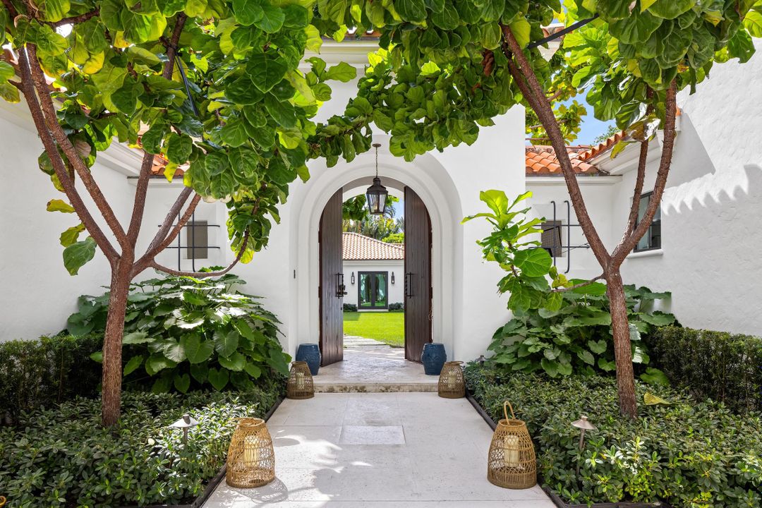 For Sale: $24,900,000 (6 beds, 7 baths, 5467 Square Feet)