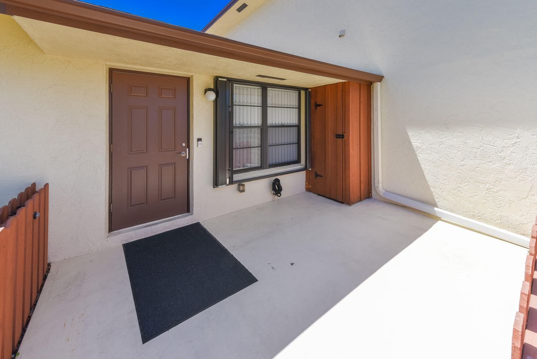 最近租的: $1,900 (2 贝兹, 2 浴室, 1026 平方英尺)