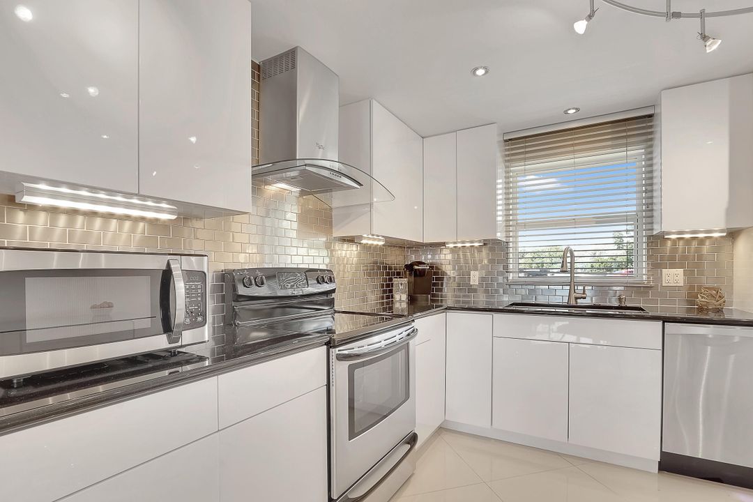 待售: $425,000 (2 贝兹, 2 浴室, 1440 平方英尺)