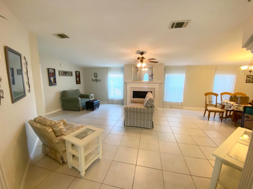 For Sale: $149,000 (3 beds, 2 baths, 1724 Square Feet)