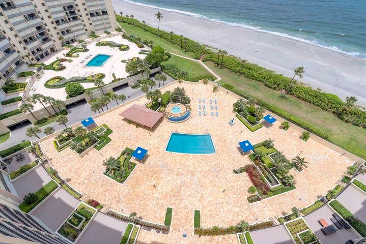 For Sale: $749,990 (2 beds, 2 baths, 1170 Square Feet)