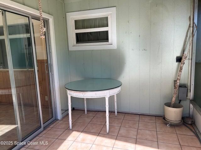 На продажу: $300,000 (2 спален, 2 ванн, 1253 Квадратных фут)