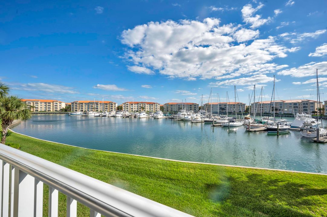 For Rent: $2,500 (2 beds, 2 baths, 1989 Square Feet)