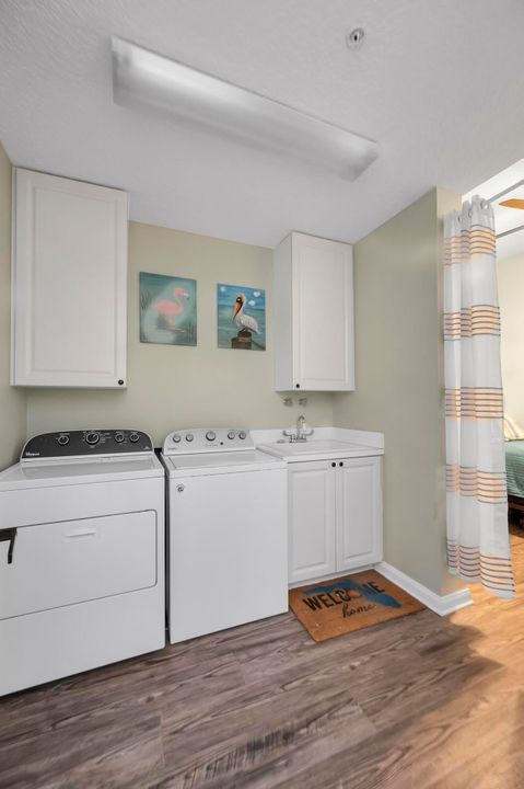 For Rent: $2,500 (2 beds, 2 baths, 1989 Square Feet)