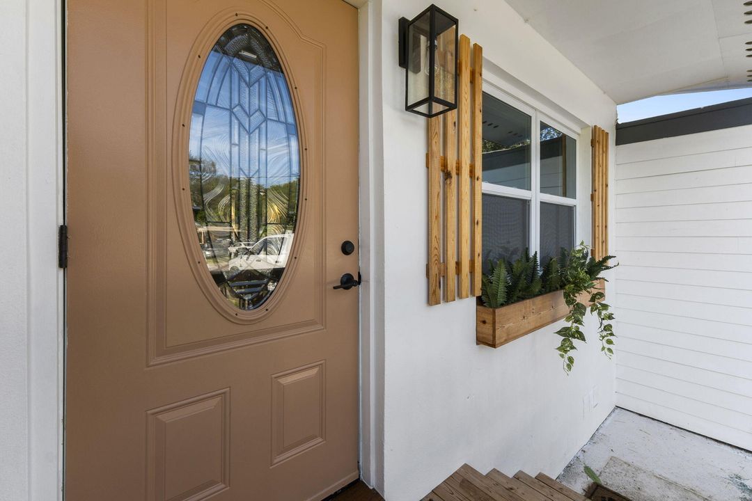 Active With Contract: $250,000 (2 beds, 1 baths, 949 Square Feet)