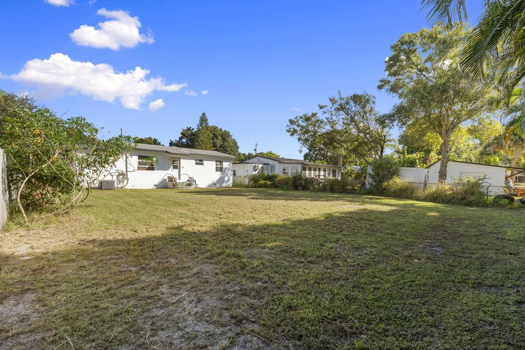 Active With Contract: $250,000 (2 beds, 1 baths, 949 Square Feet)