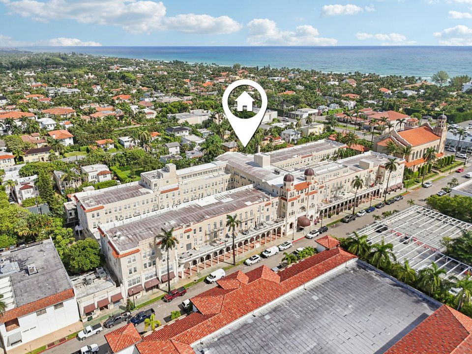 For Sale: $899,000 (2 beds, 2 baths, 703 Square Feet)