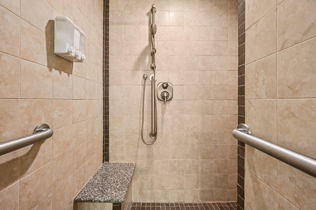 For Sale: $899,000 (2 beds, 2 baths, 703 Square Feet)