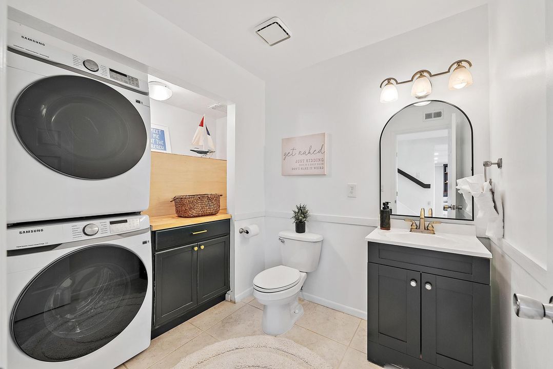For Sale: $675,000 (2 beds, 2 baths, 1708 Square Feet)