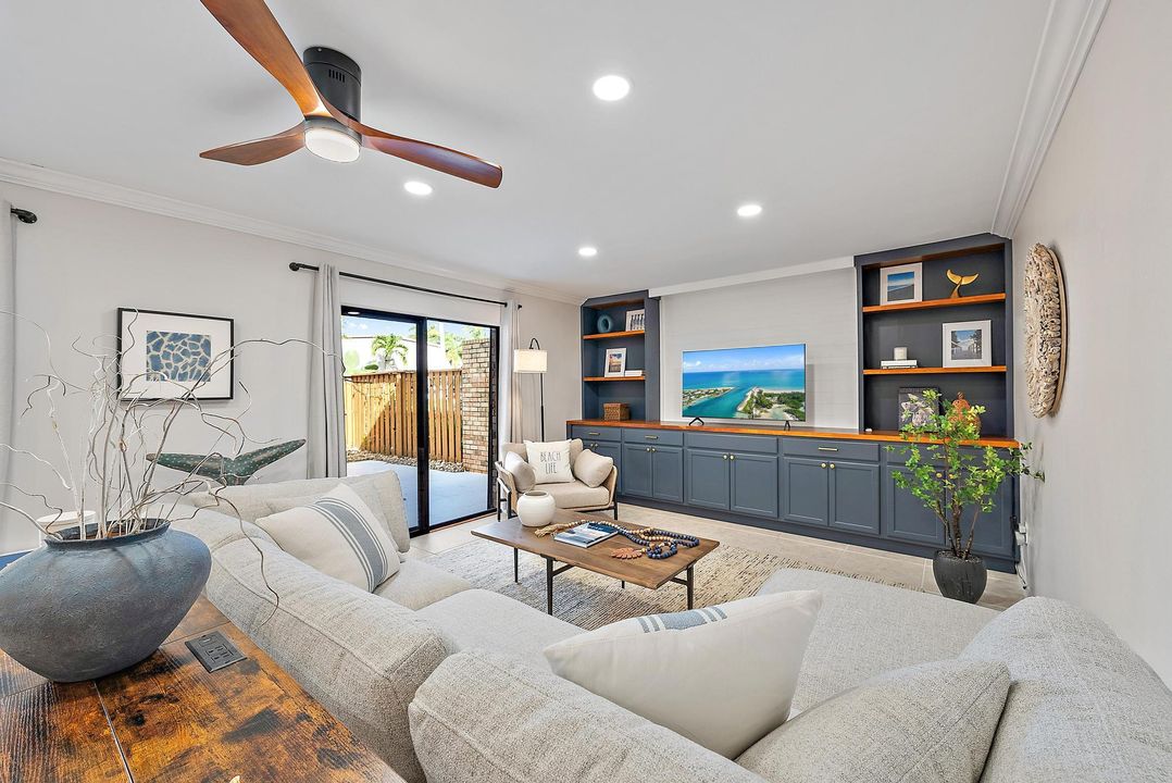 For Sale: $675,000 (2 beds, 2 baths, 1708 Square Feet)