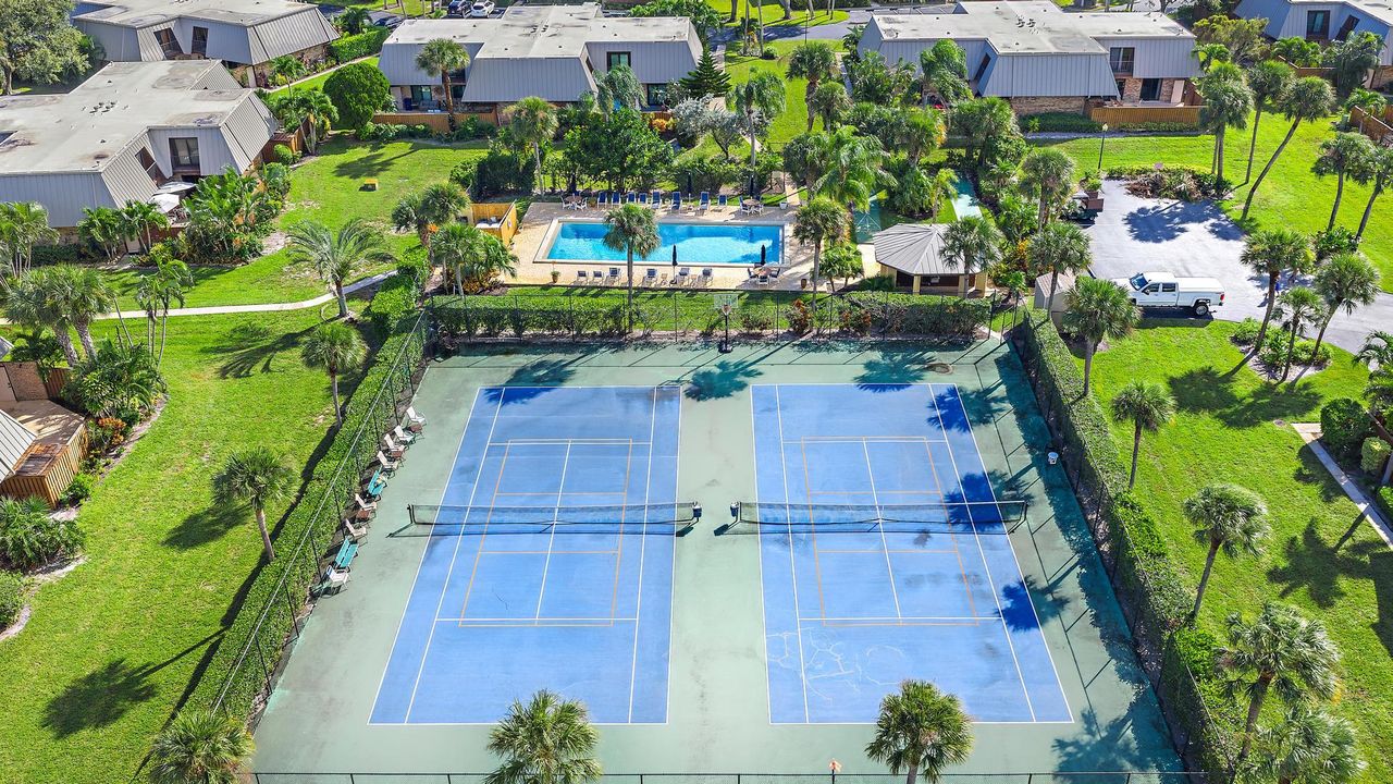 For Sale: $675,000 (2 beds, 2 baths, 1708 Square Feet)