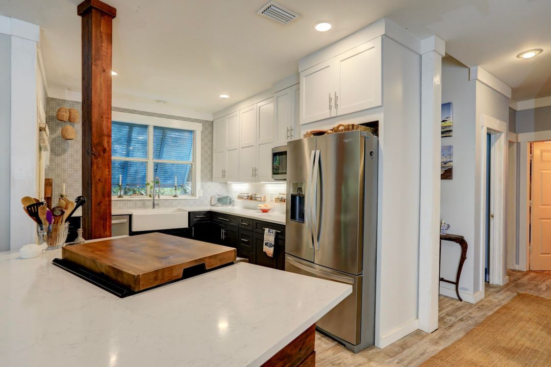 For Sale: $699,000 (3 beds, 2 baths, 1299 Square Feet)