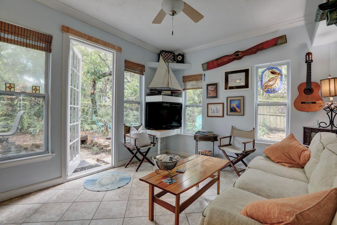 For Sale: $699,000 (3 beds, 2 baths, 1299 Square Feet)