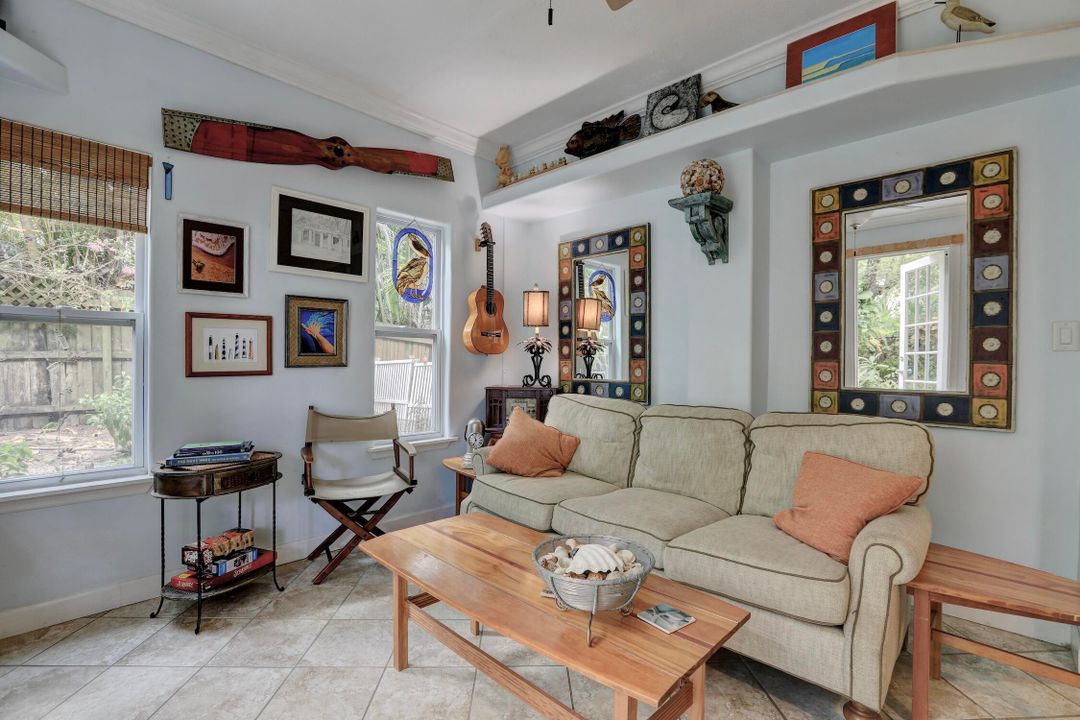 For Sale: $699,000 (3 beds, 2 baths, 1299 Square Feet)