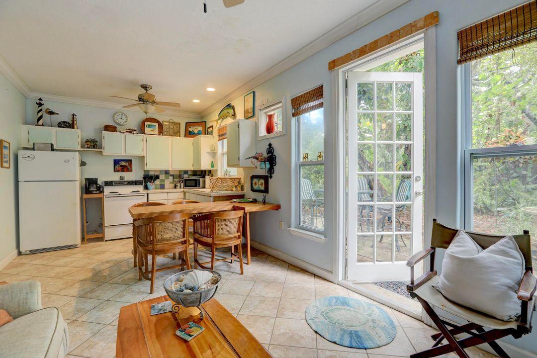 For Sale: $699,000 (3 beds, 2 baths, 1299 Square Feet)