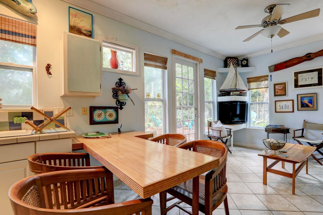 For Sale: $699,000 (3 beds, 2 baths, 1299 Square Feet)