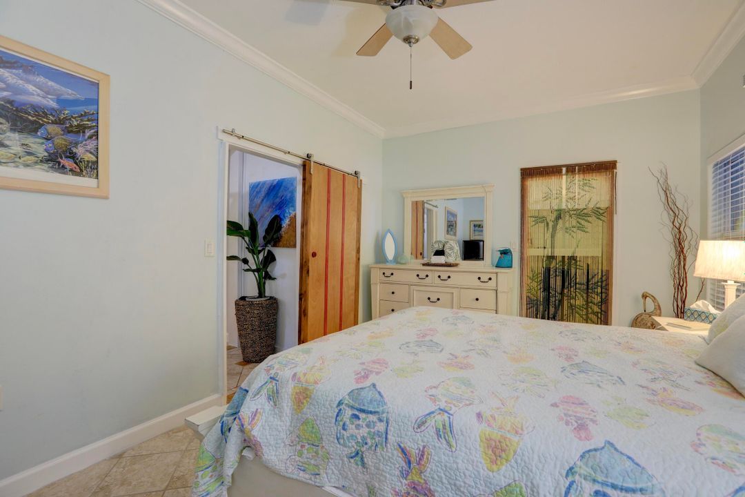 For Sale: $699,000 (3 beds, 2 baths, 1299 Square Feet)