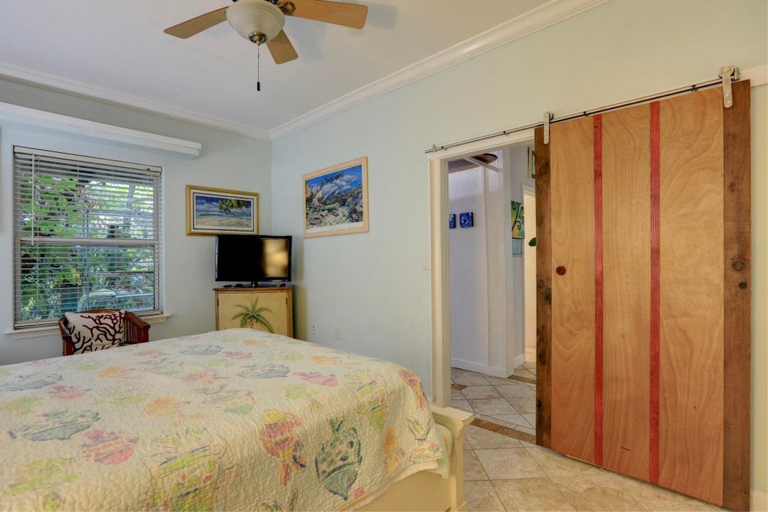 For Sale: $699,000 (3 beds, 2 baths, 1299 Square Feet)