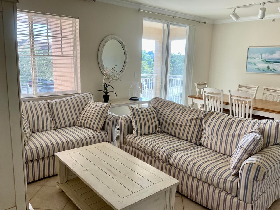 Recently Rented: $2,000 (1 beds, 1 baths, 843 Square Feet)