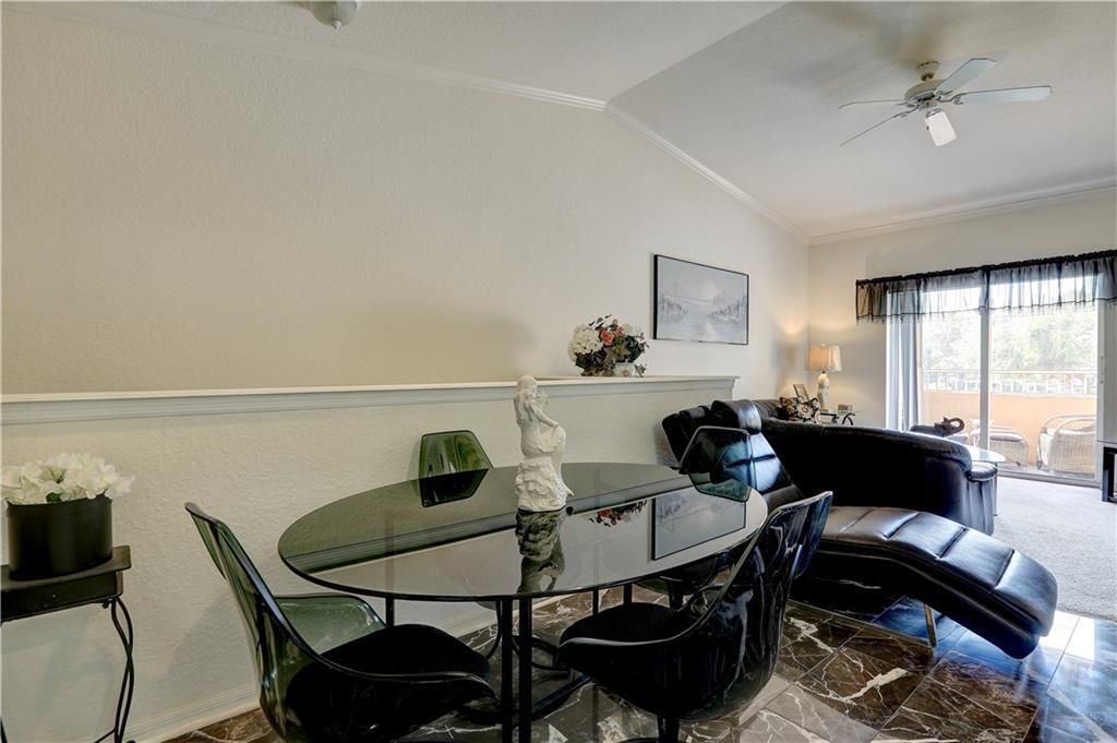 For Sale: $170,000 (1 beds, 1 baths, 825 Square Feet)