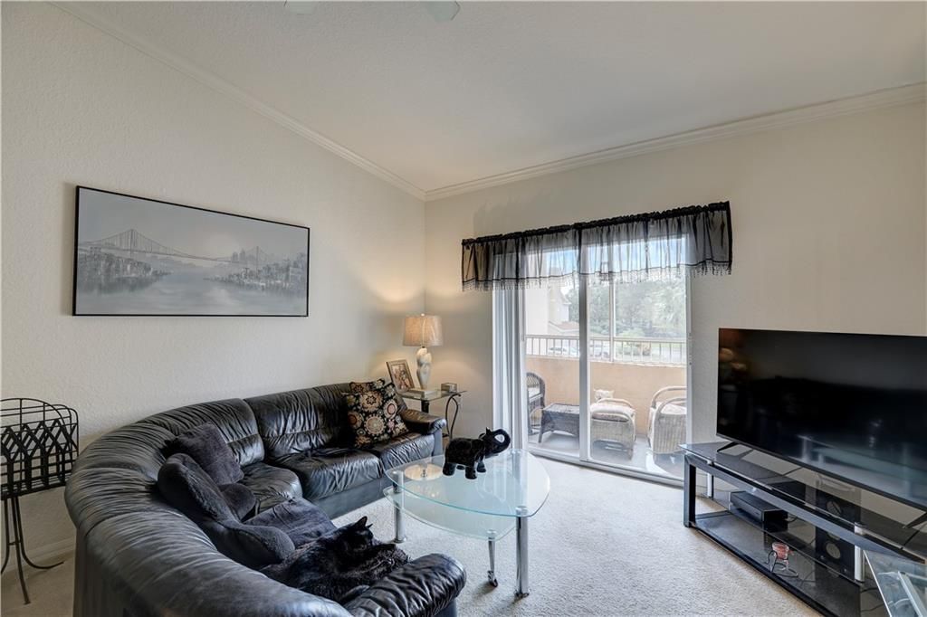 For Sale: $170,000 (1 beds, 1 baths, 825 Square Feet)