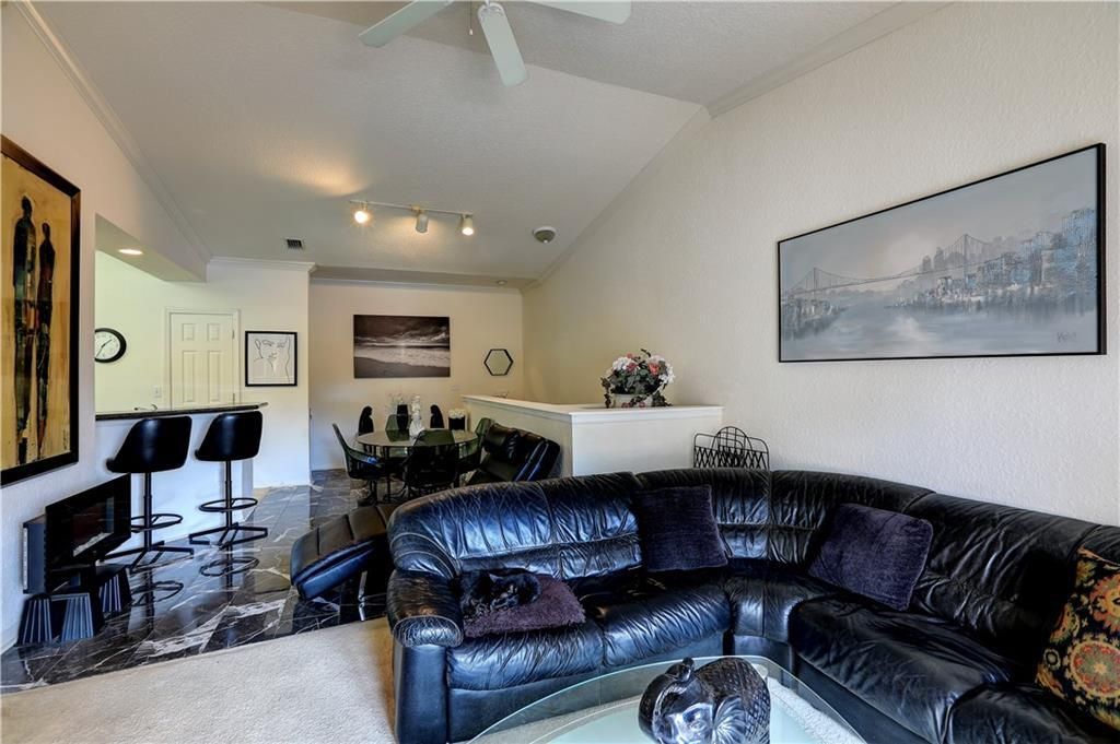 For Sale: $170,000 (1 beds, 1 baths, 825 Square Feet)