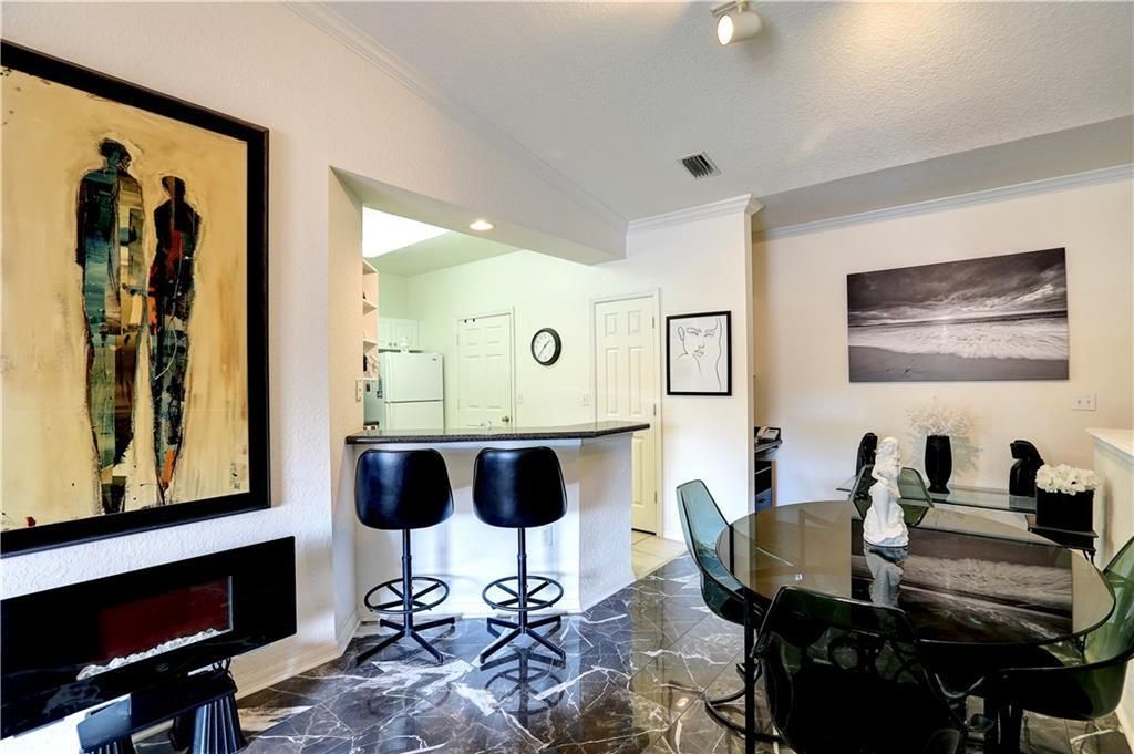 For Sale: $170,000 (1 beds, 1 baths, 825 Square Feet)