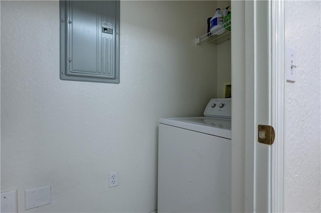 For Sale: $170,000 (1 beds, 1 baths, 825 Square Feet)