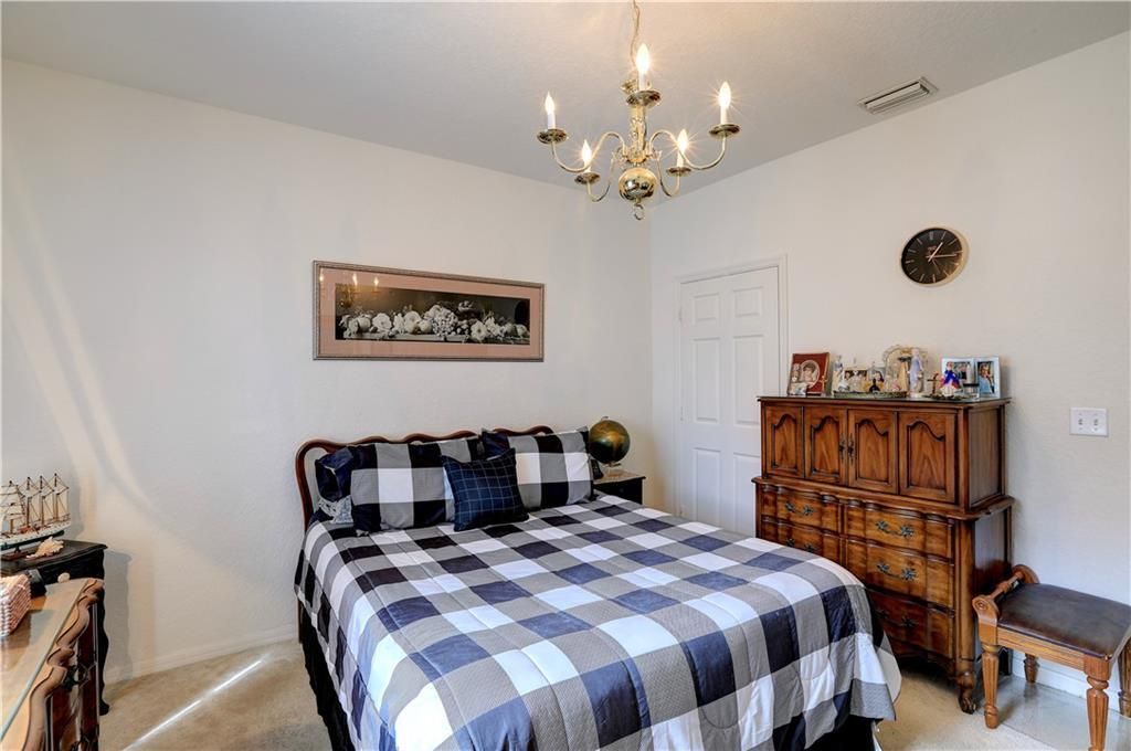 For Sale: $170,000 (1 beds, 1 baths, 825 Square Feet)