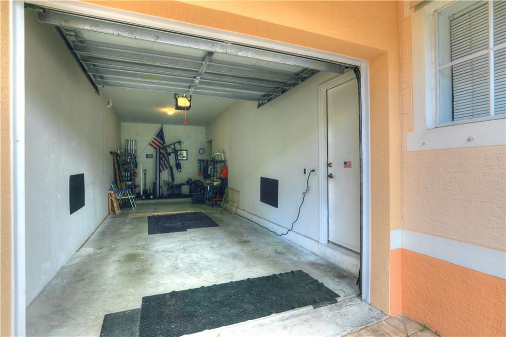 For Sale: $170,000 (1 beds, 1 baths, 825 Square Feet)