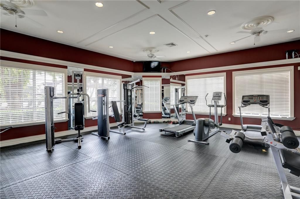 For Sale: $170,000 (1 beds, 1 baths, 825 Square Feet)