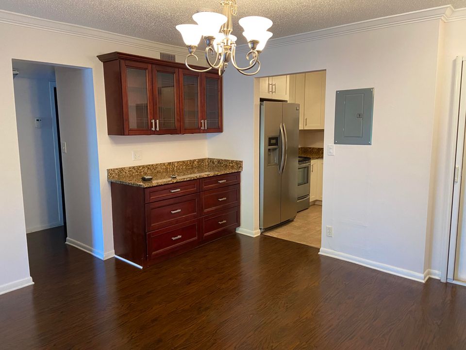 Recently Rented: $1,880 (2 beds, 2 baths, 1095 Square Feet)