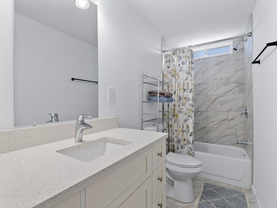 For Sale: $159,900 (2 beds, 2 baths, 1750 Square Feet)