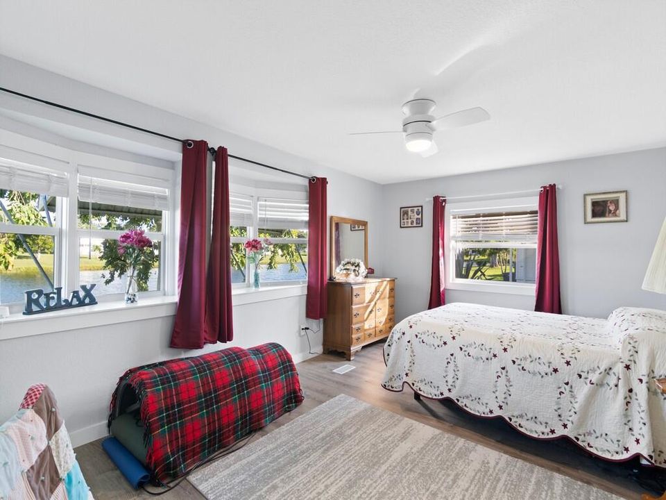 For Sale: $159,900 (2 beds, 2 baths, 1750 Square Feet)