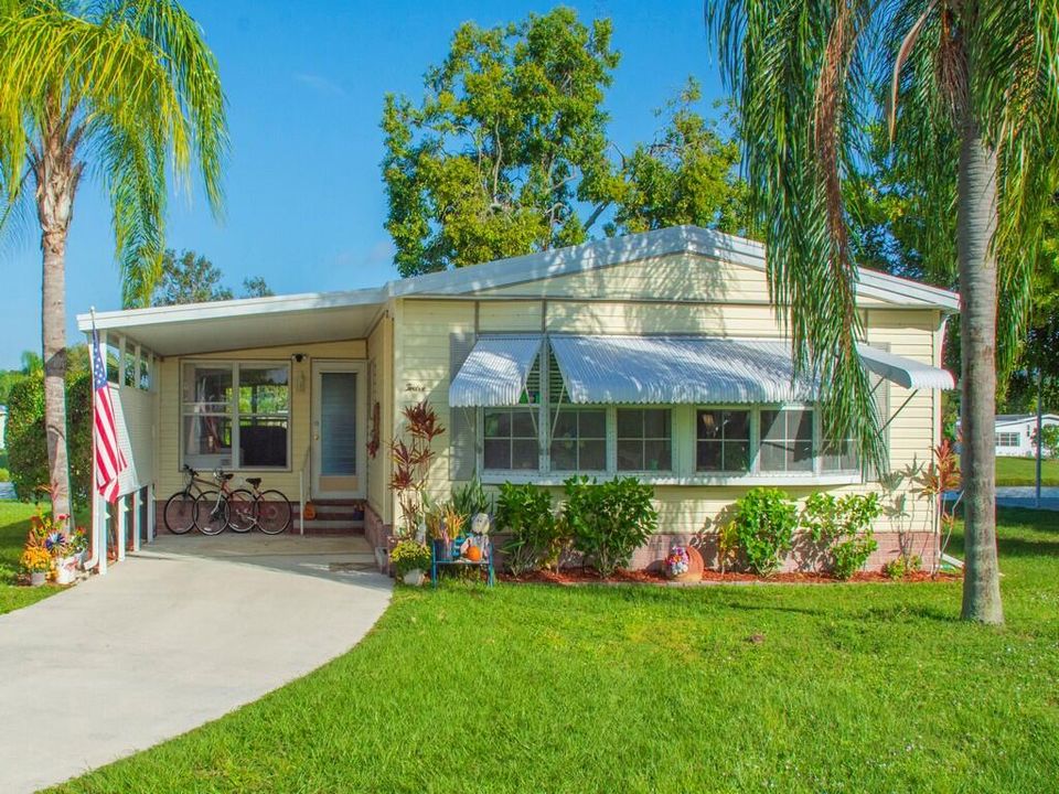 For Sale: $159,900 (2 beds, 2 baths, 1750 Square Feet)