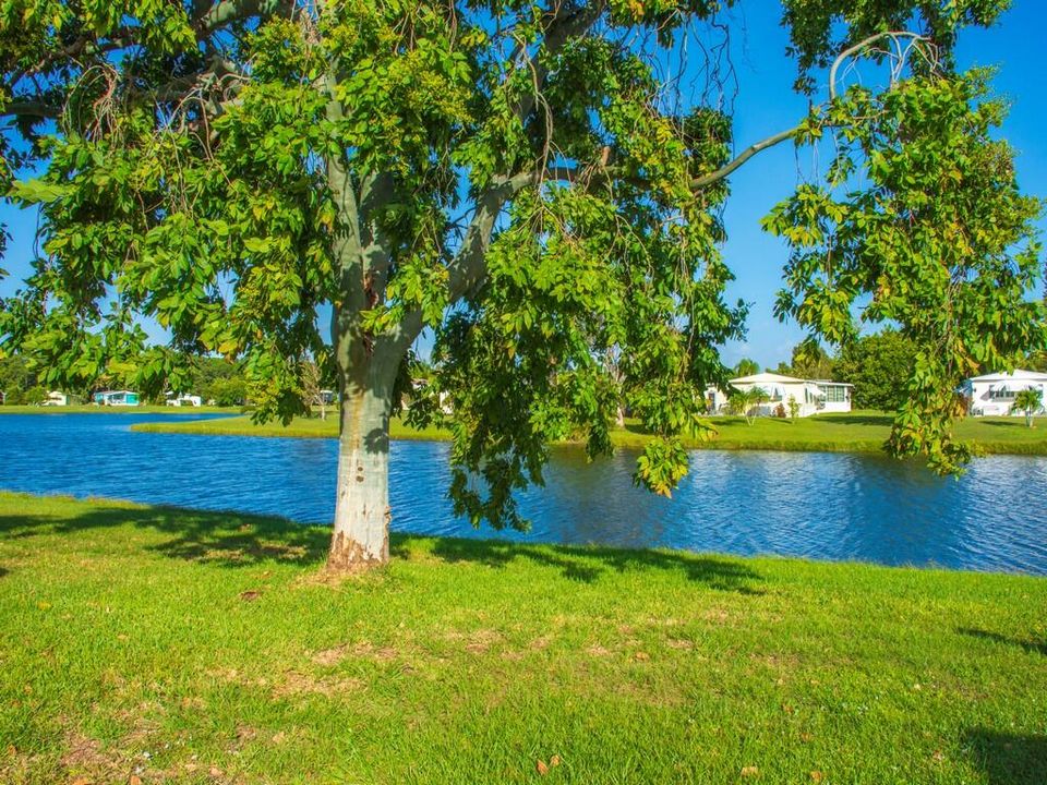 For Sale: $159,900 (2 beds, 2 baths, 1750 Square Feet)