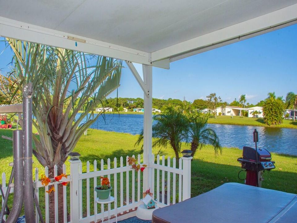 For Sale: $159,900 (2 beds, 2 baths, 1750 Square Feet)