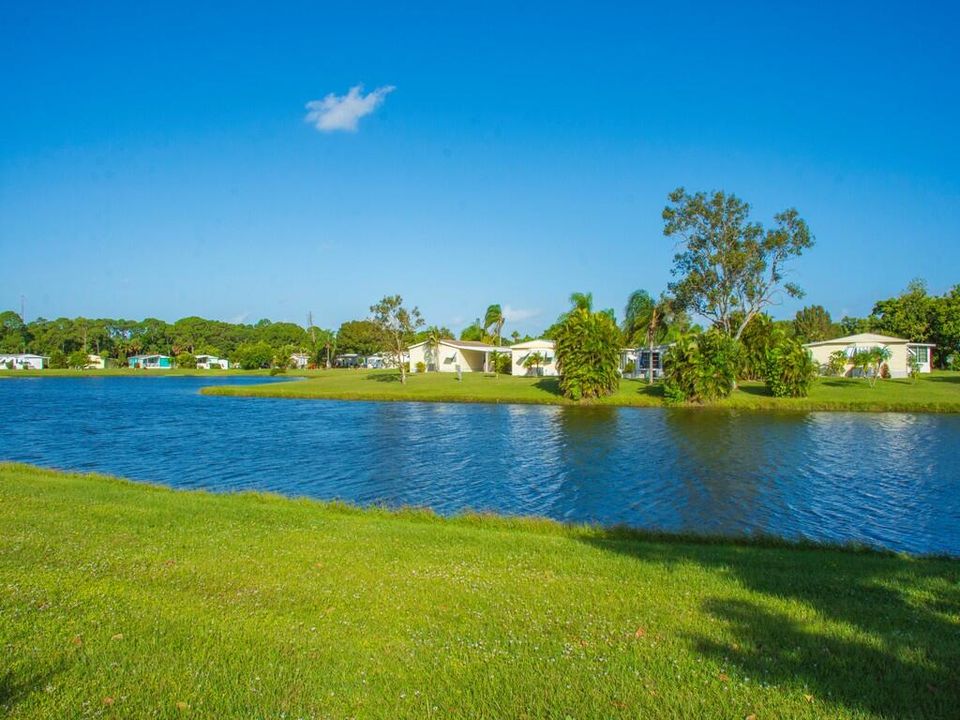 For Sale: $159,900 (2 beds, 2 baths, 1750 Square Feet)