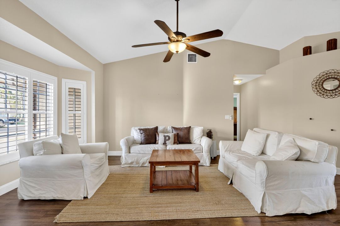 Activo con contrato: $3,750 (3 camas, 2 baños, 1858 Pies cuadrados)