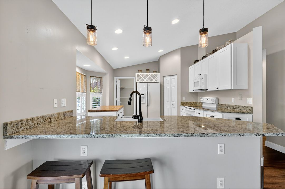 Activo con contrato: $3,750 (3 camas, 2 baños, 1858 Pies cuadrados)