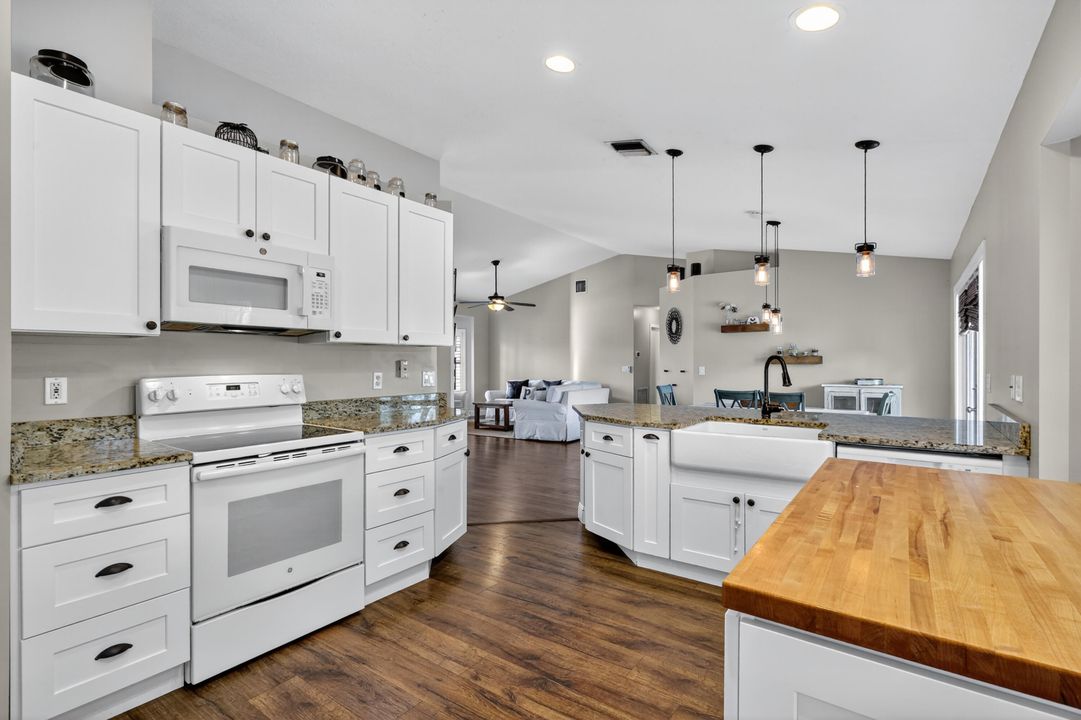 Activo con contrato: $3,750 (3 camas, 2 baños, 1858 Pies cuadrados)