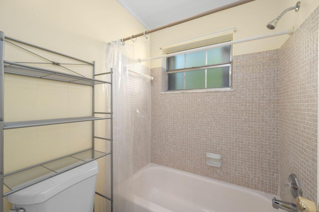 For Sale: $130,000 (2 beds, 2 baths, 1284 Square Feet)