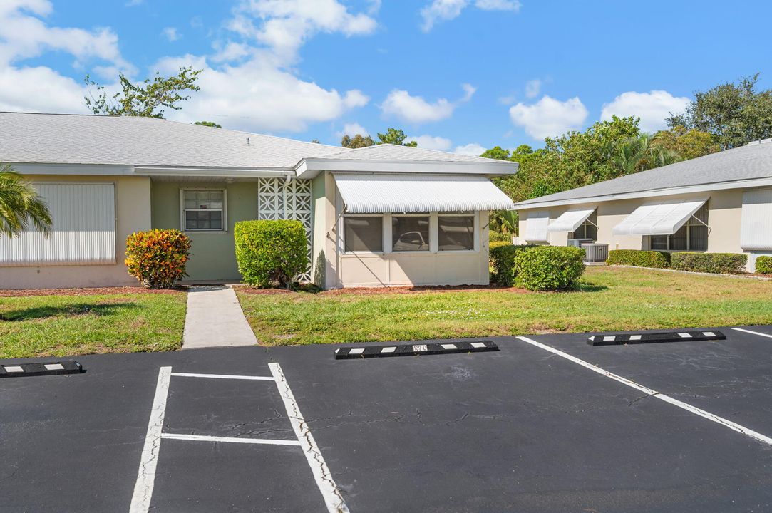 For Sale: $130,000 (2 beds, 2 baths, 1284 Square Feet)