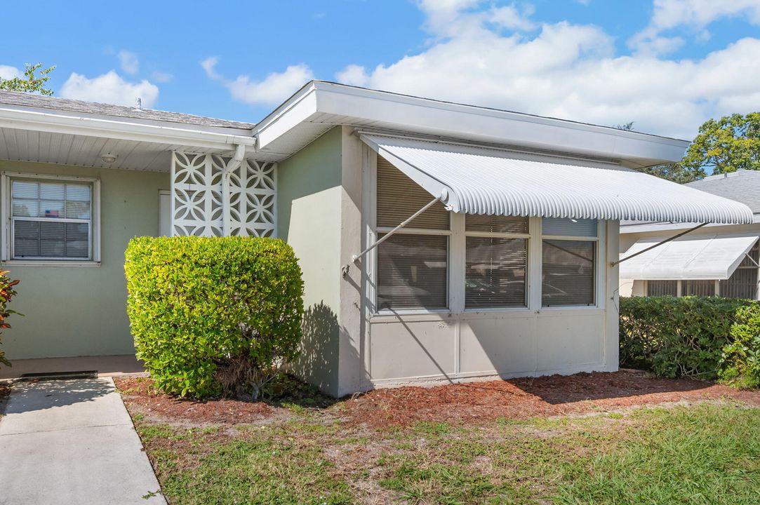 For Sale: $130,000 (2 beds, 2 baths, 1284 Square Feet)